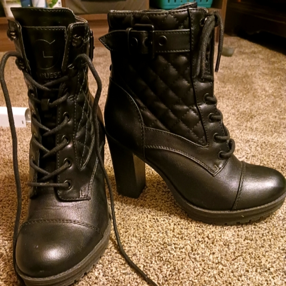 Guess boots